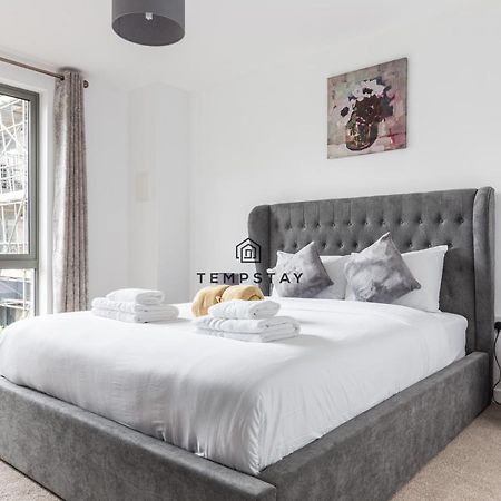 Modern Private Apartment -Balcony-Tube Station Londra Dış mekan fotoğraf